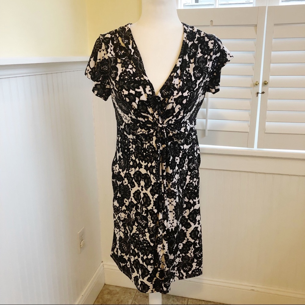 Daisy Fuentes Black & White Floral A-Line Dress M